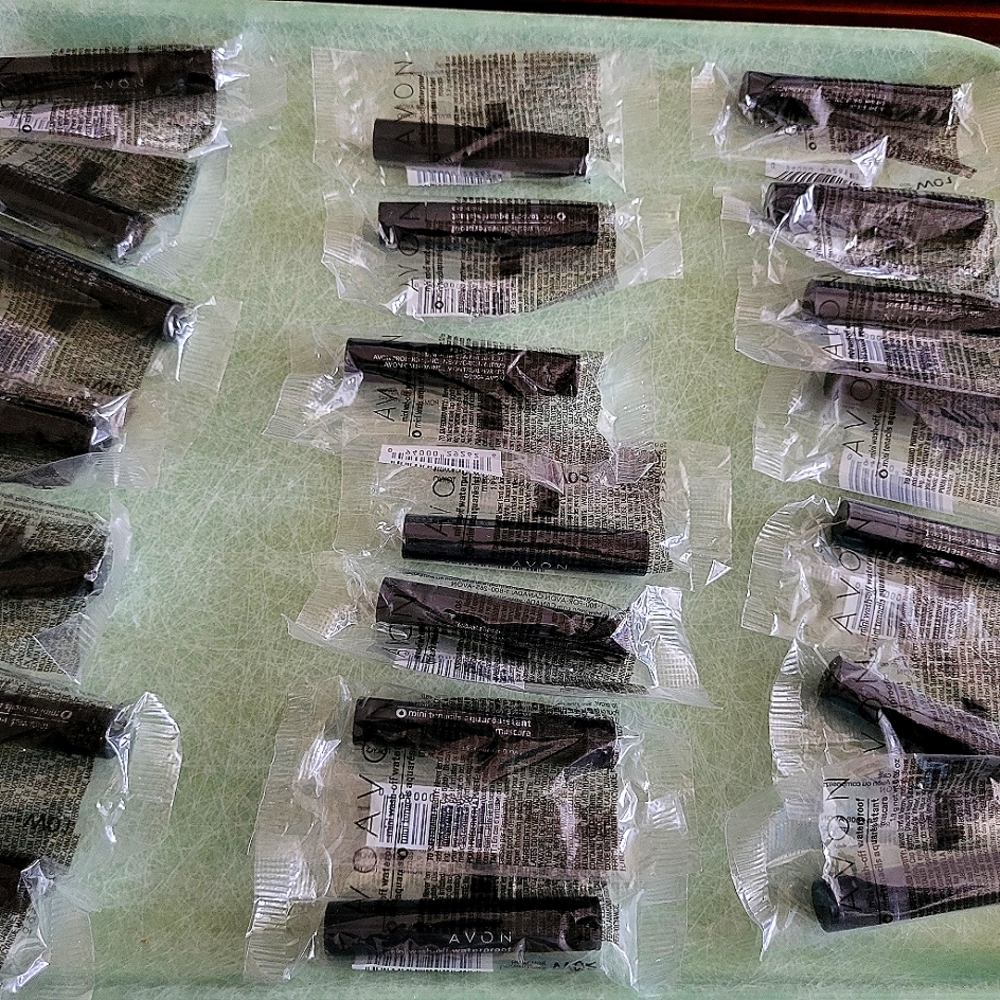 21 Avon mini black mascaras- 3" long